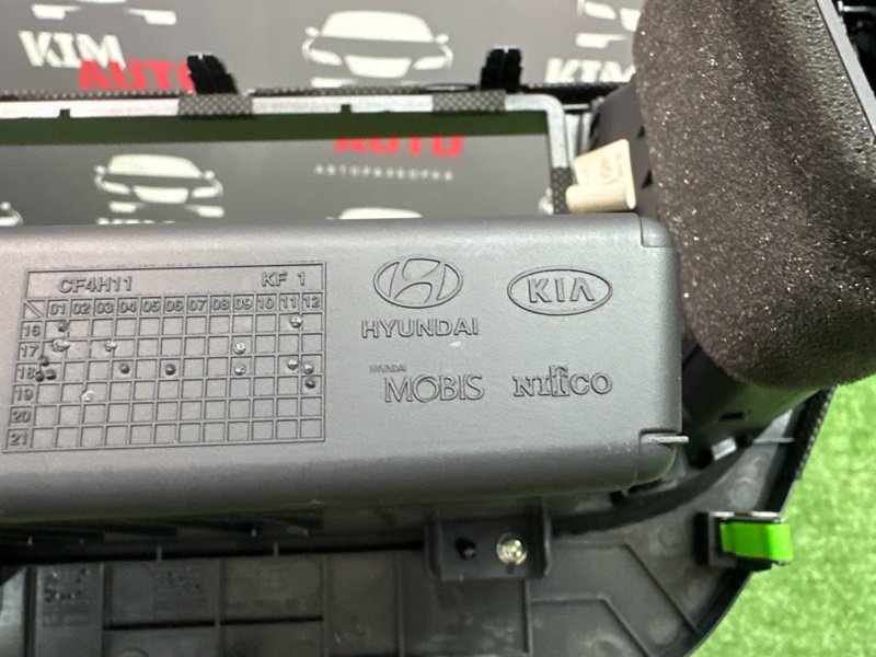 Рамка магнитолы с дефлекторами Hyundai Solaris 2 2020 HCR