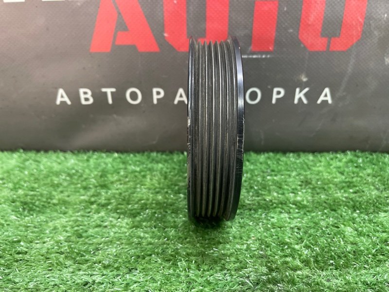 Шкив помпы Skoda Fabia 2 2011