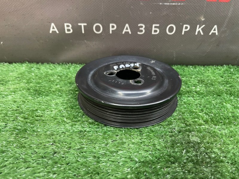 Шкив помпы Skoda Fabia 2 2011