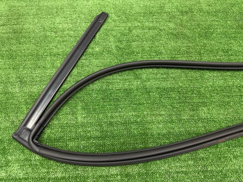 Уплотнитель двери Hyundai Solaris 2 2020 HCR