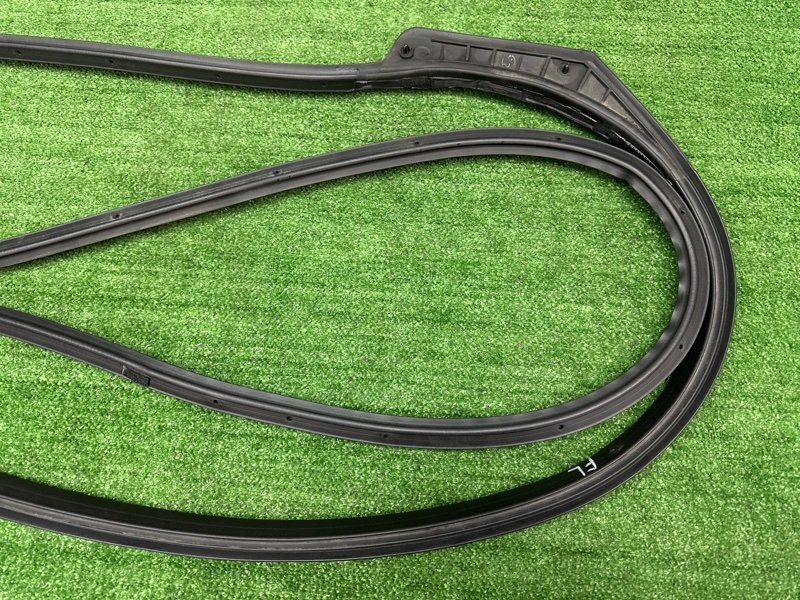 Уплотнитель двери Hyundai Solaris 2 2020 HCR