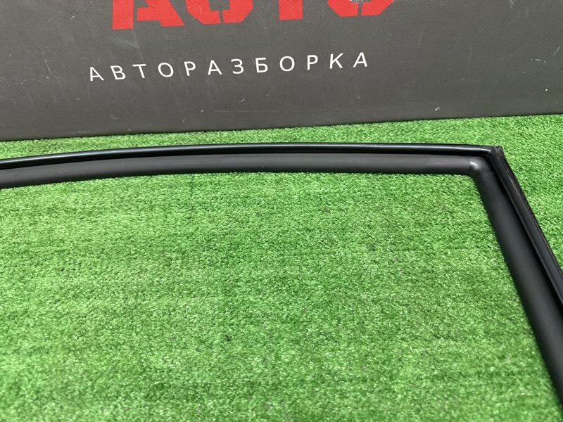 Уплотнитель стекла направляющий Hyundai Solaris 2 2020 HCR