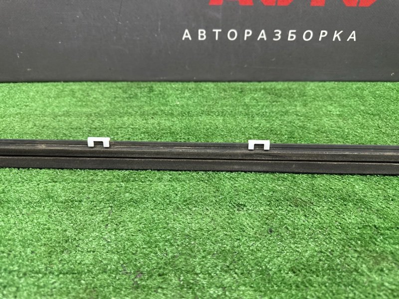 Уплотнитель стекла наружный (Бархотка) Hyundai Solaris 2 2020 HCR
