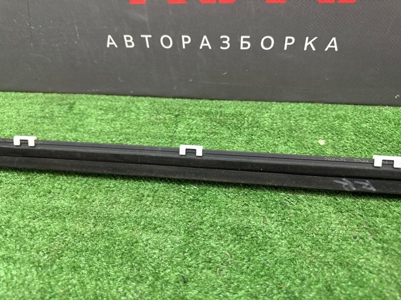 Уплотнитель стекла наружный (Бархотка) Hyundai Solaris 2 2020 HCR