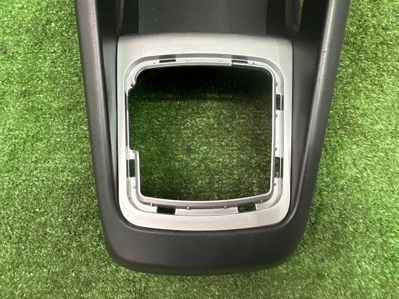 Накладка центральной консоли Kia Ceed 1 HB 2010 ED