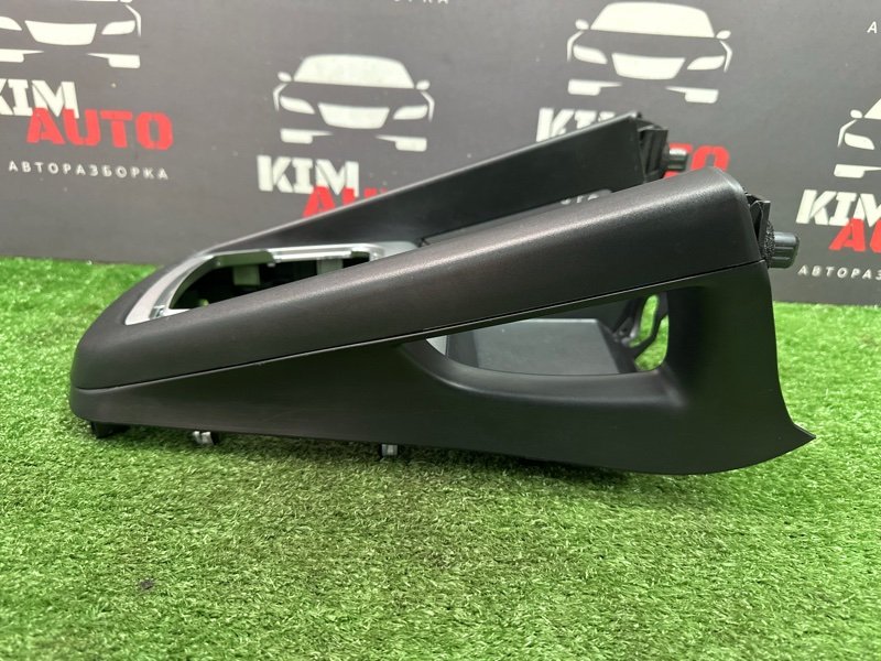 Накладка центральной консоли Kia Ceed 1 HB 2010 ED