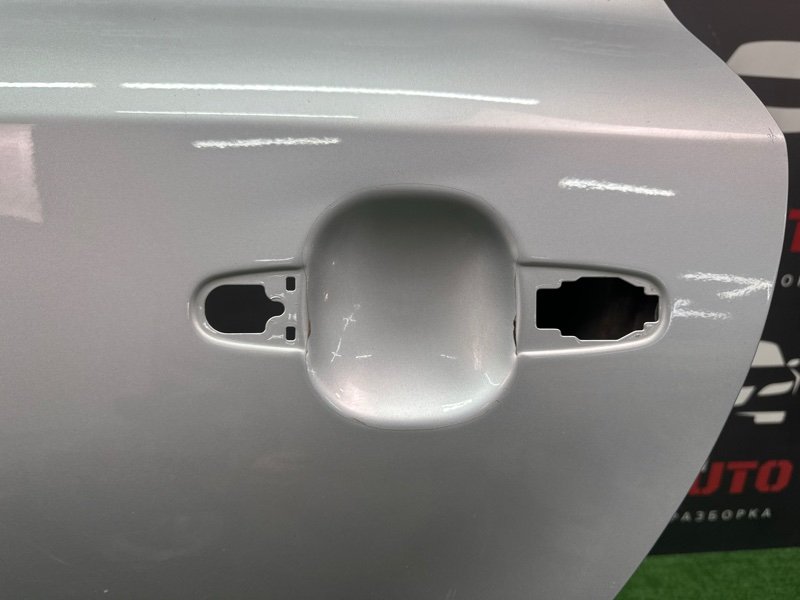 Дверь с повреждениями Kia Ceed 1 HB 2010 ED