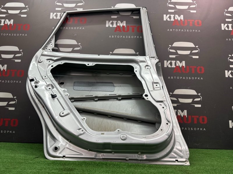 Дверь с повреждениями Kia Ceed 1 HB 2010 ED