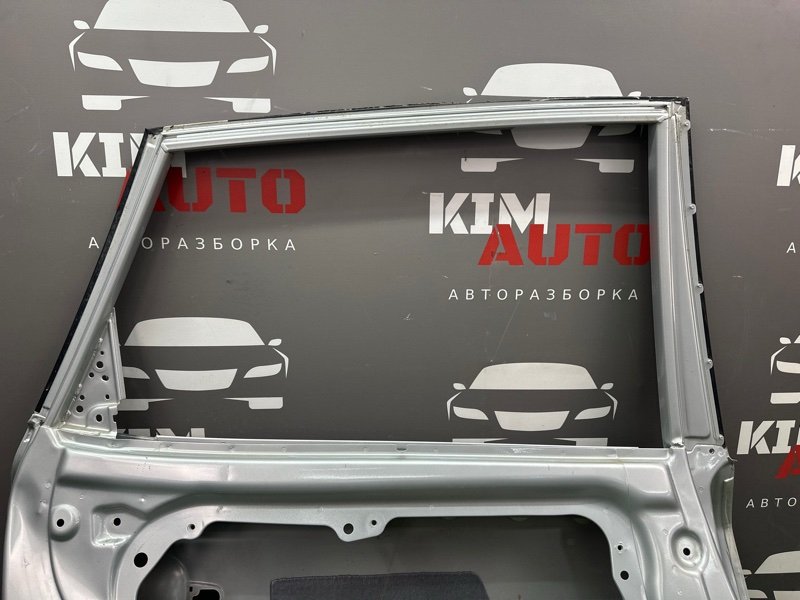 Дверь с повреждениями Kia Ceed 1 HB 2010 ED