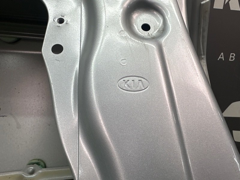 Дверь с повреждениями Kia Ceed 1 HB 2010 ED