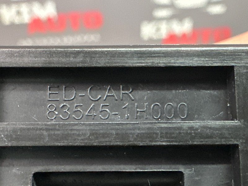Направляющая стекла двери Kia Ceed 1 HB 2010 ED