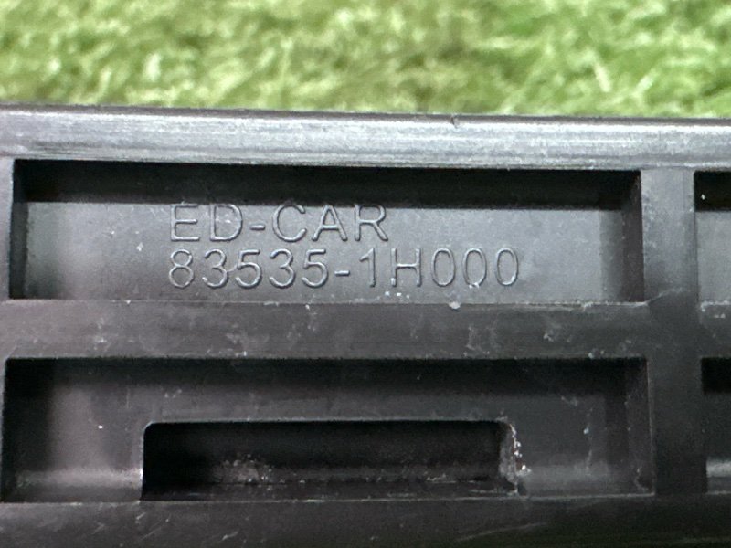 Направляющая стекла двери Kia Ceed 1 HB 2010 ED