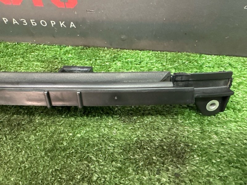 Направляющая стекла двери Kia Ceed 1 HB 2010 ED