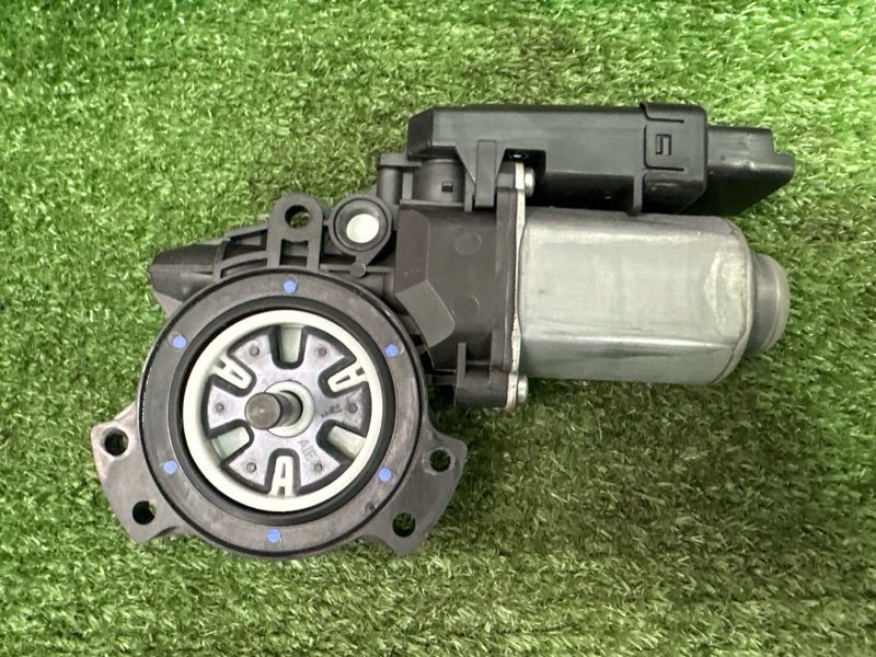 Мотор стеклоподъемника Kia Ceed 1 HB 2010 ED