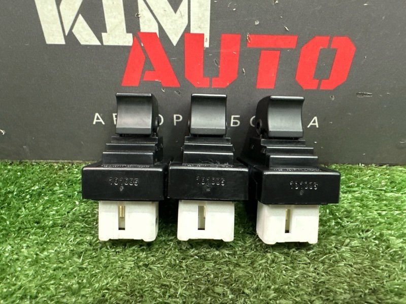 Кнопка стеклоподъемника Kia Ceed 1 HB 2010 ED