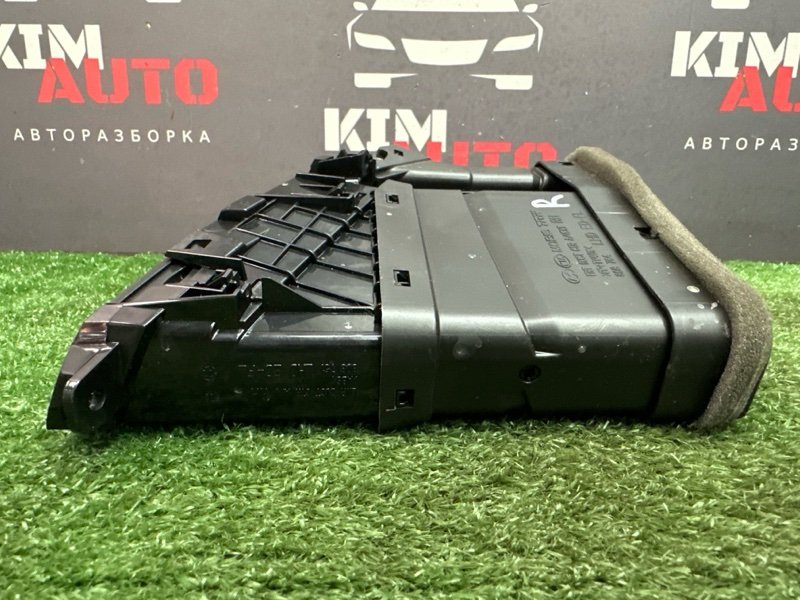 Дефлектор отопителя центральный Kia Ceed 1 HB 2010 ED