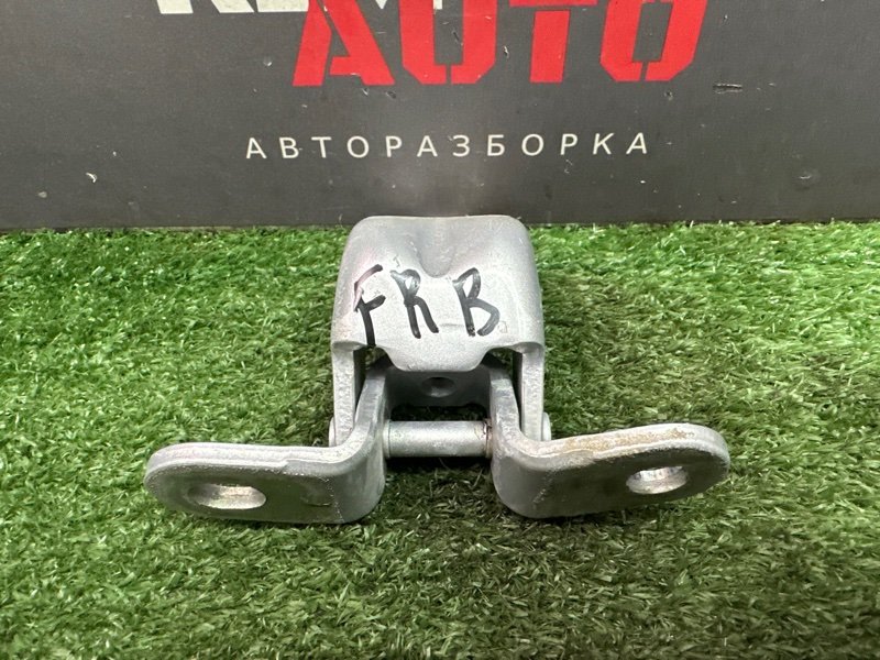 Петли двери Kia Ceed 1 HB 2010 ED