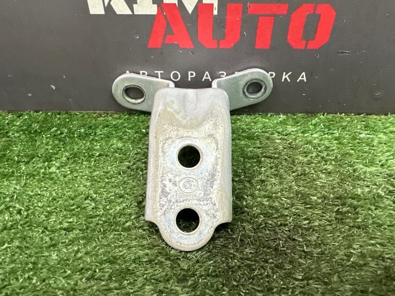 Петли двери Kia Ceed 1 HB 2010 ED