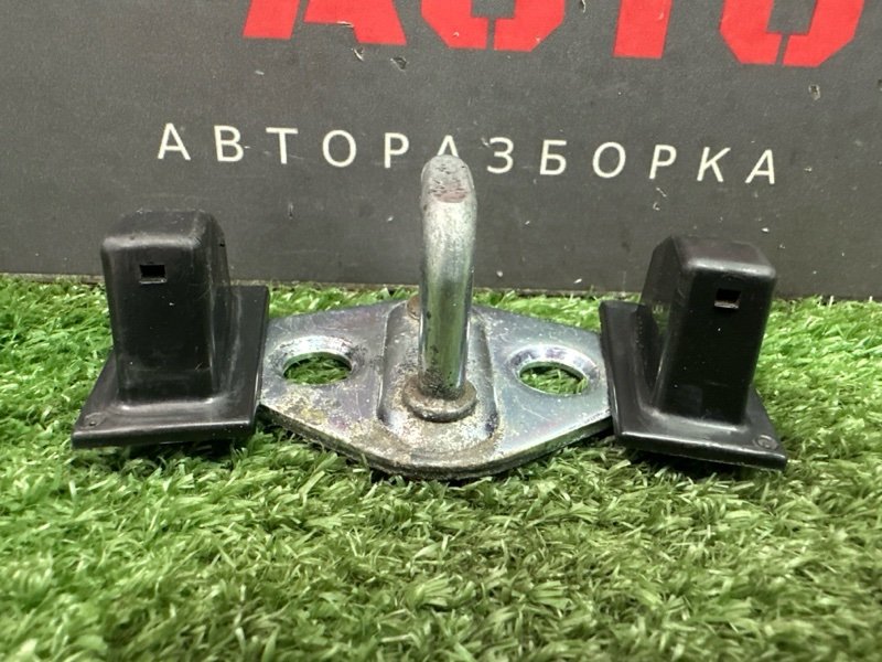 Ответная часть замка багажника Kia Ceed 1 HB 2010 ED
