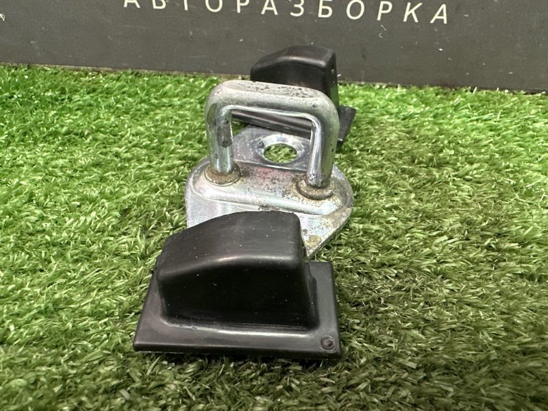 Ответная часть замка багажника Kia Ceed 1 HB 2010 ED