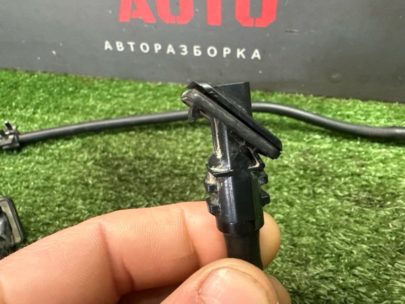 Форсунки омывателя со шлангами Kia Ceed 1 HB 2010 ED