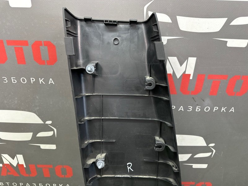 Накладка центральной стойки нижняя Kia Ceed 1 HB 2010 ED