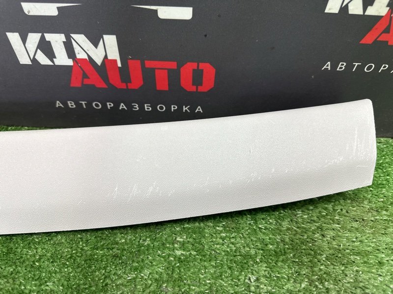 Накладка крышки багажника Kia Ceed 1 HB 2010 ED