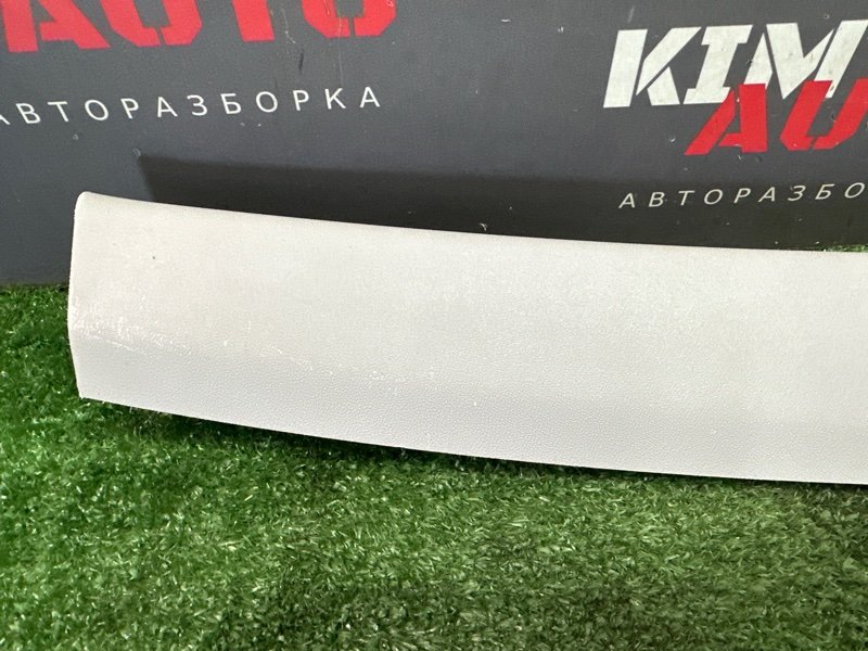 Накладка крышки багажника Kia Ceed 1 HB 2010 ED