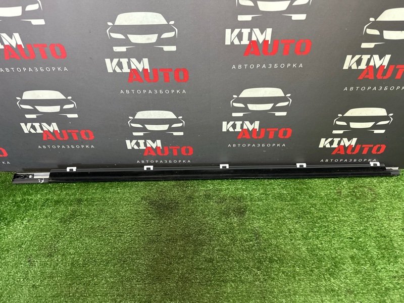Уплотнитель стекла наружный (Бархотка) Kia Ceed 1 HB 2010 ED