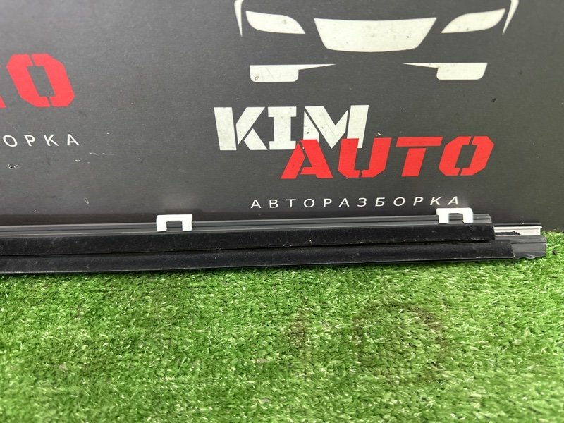 Уплотнитель стекла наружный (Бархотка) Kia Ceed 1 HB 2010 ED