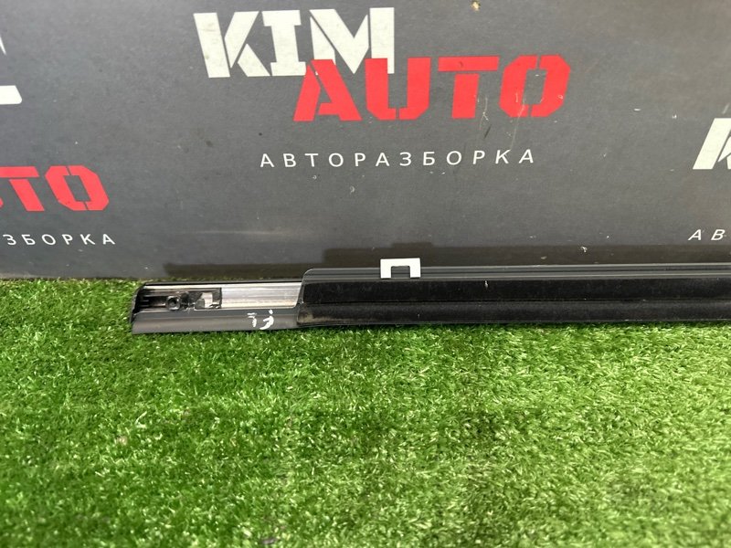 Уплотнитель стекла наружный (Бархотка) Kia Ceed 1 HB 2010 ED