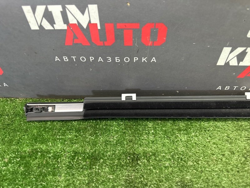 Уплотнитель стекла наружный (Бархотка) Kia Ceed 1 HB 2010 ED