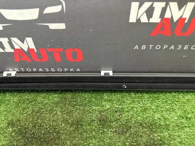 Уплотнитель стекла наружный (Бархотка) Kia Ceed 1 HB 2010 ED