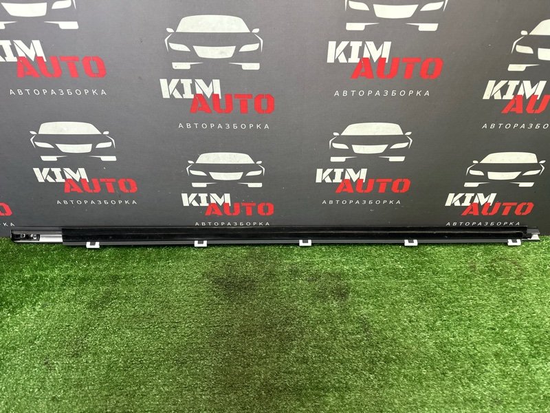 Уплотнитель стекла наружный (Бархотка) Kia Ceed 1 HB 2010 ED
