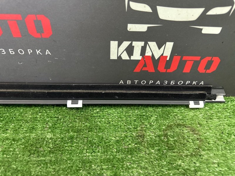 Уплотнитель стекла наружный (Бархотка) Kia Ceed 1 HB 2010 ED