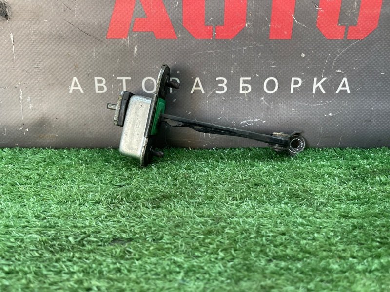 Ограничитель двери Hyundai Sonata 7 2018