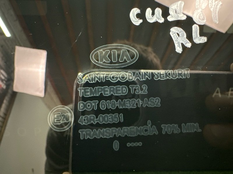 Стекло двери Kia Ceed 1 HB 2010 ED