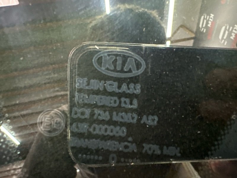 Стекло глухое заднее Kia Ceed 1 HB 2010 ED