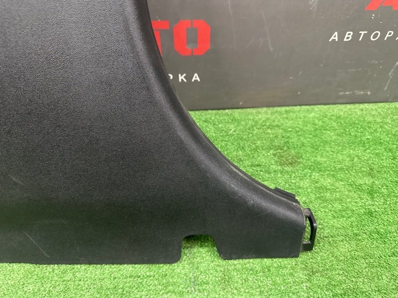 Накладка центральной стойки нижняя Kia Ceed 1 HB 2010 ED