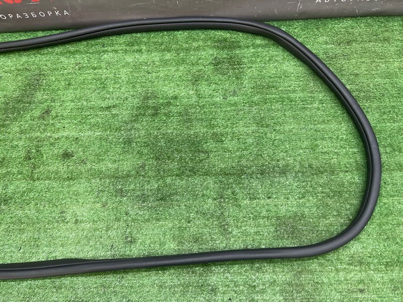 Уплотнитель проема двери Hyundai Sonata 7 2018