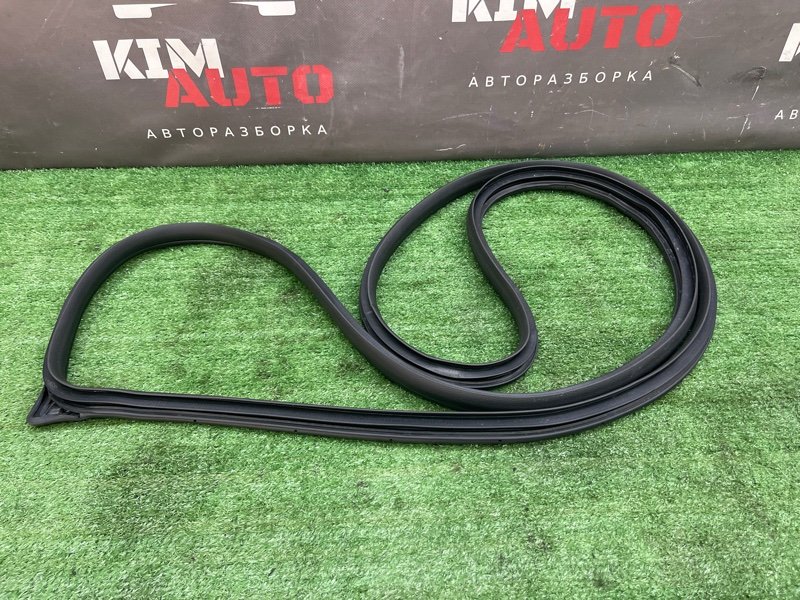 Уплотнитель проема двери Hyundai Sonata 7 2018