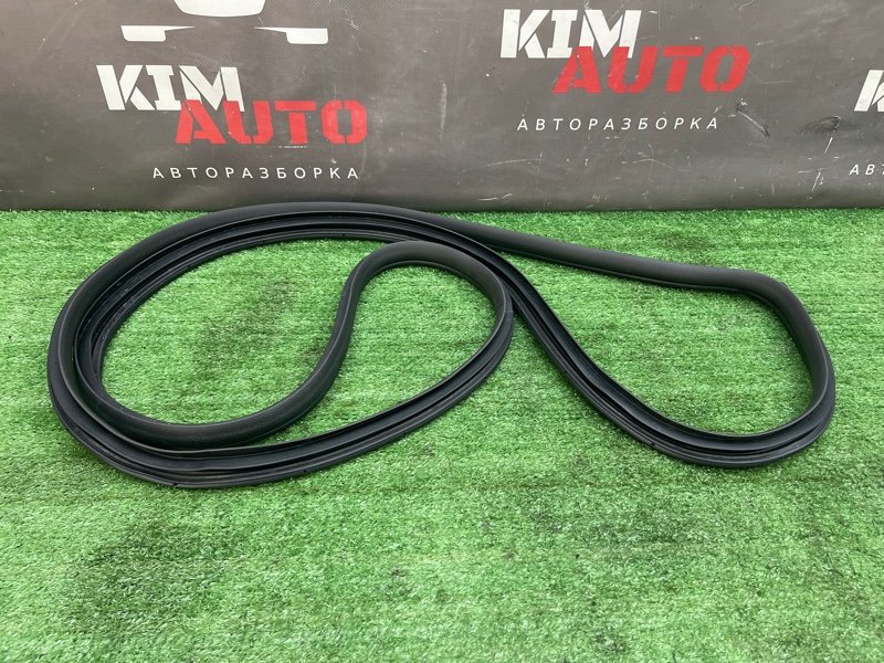 Уплотнитель проема двери Hyundai Sonata 7 2018