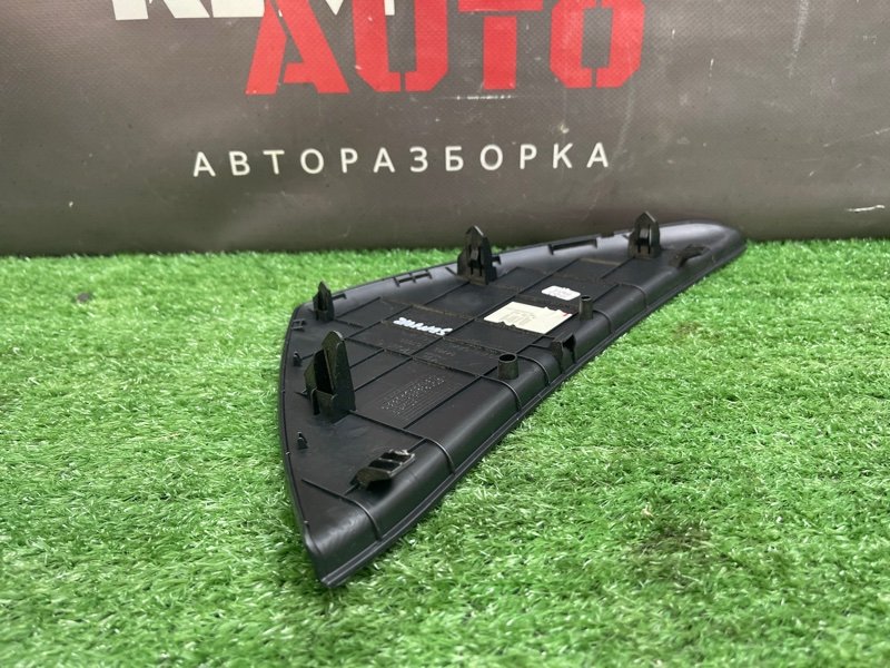 Накладка торпедо боковая Hyundai Sonata 7 2018