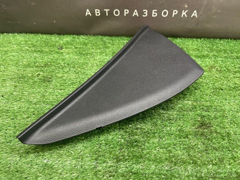 Накладка торпедо боковая Hyundai Sonata 7 2018