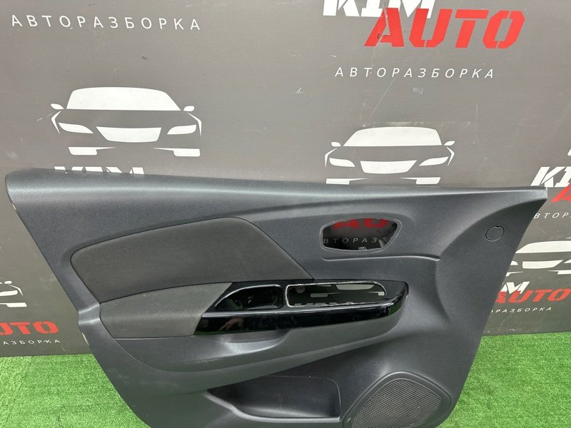 Обшивка двери Renault Kaptur 2017