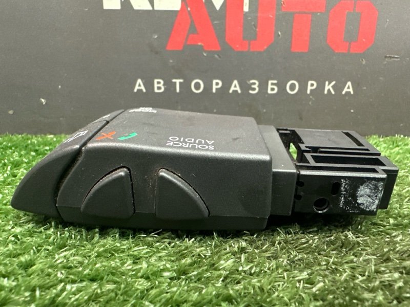 Пульт управления магнитолой Renault Kaptur 2017