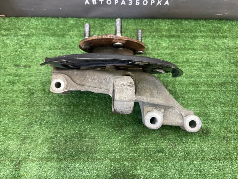 Кулак поворотный со ступицей Hyundai Sonata 7 2018