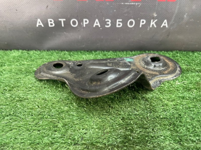 Кронштейн переднего подрамника Hyundai Sonata 7 2018