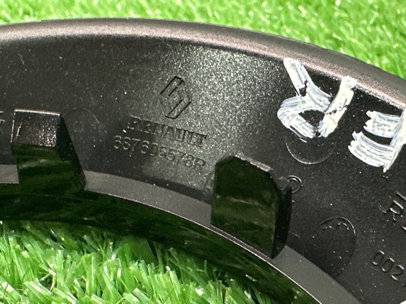 Рамка дефлектора отопителя Renault Kaptur 2017