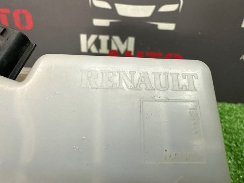 Главный тормозной цилиндр с бочком Renault Kaptur 2017